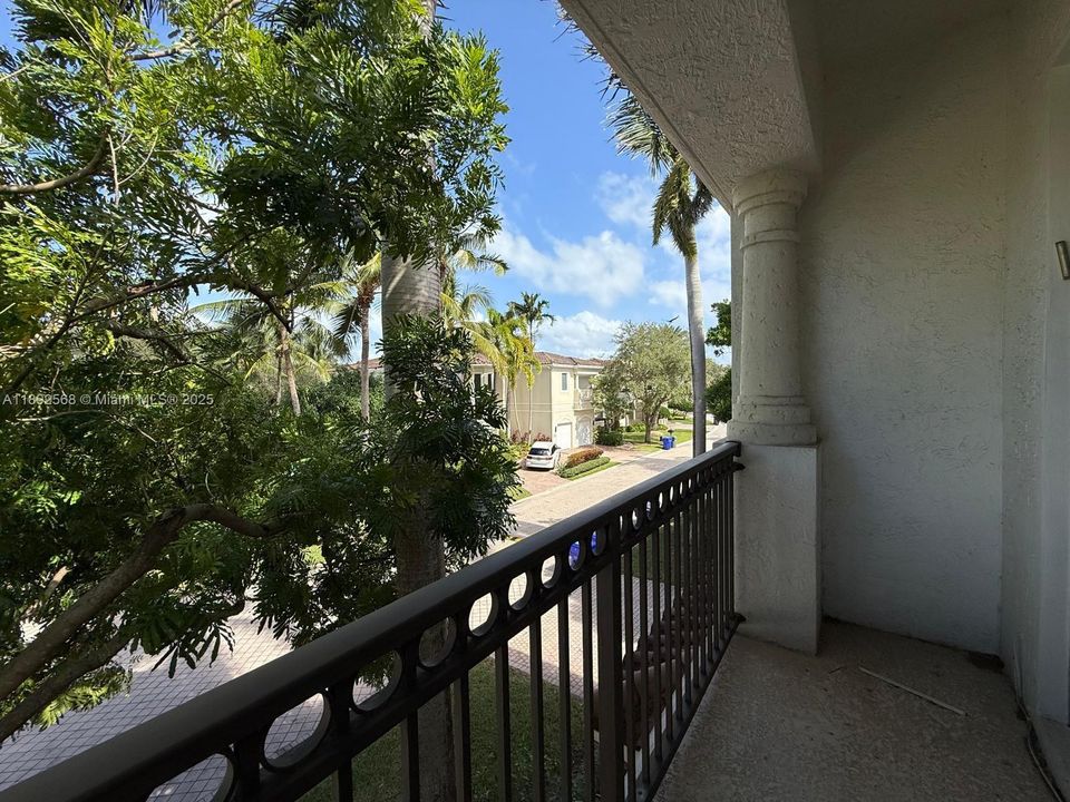 For Rent: $14,300 (5 beds, 5 baths, 4478 Square Feet)