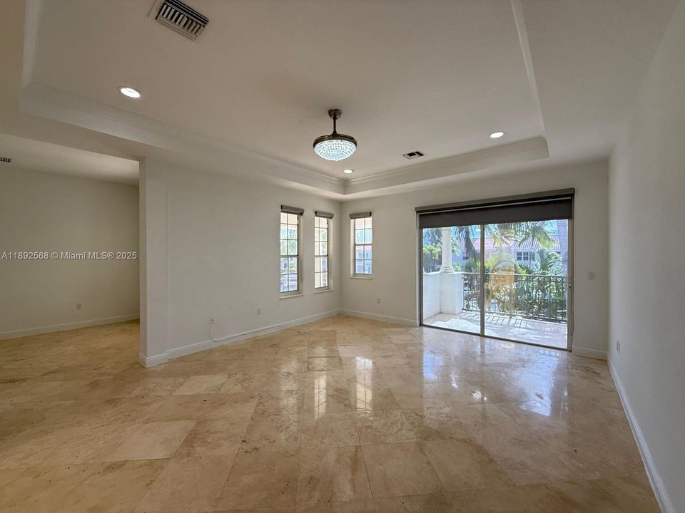 For Rent: $14,300 (5 beds, 5 baths, 4478 Square Feet)