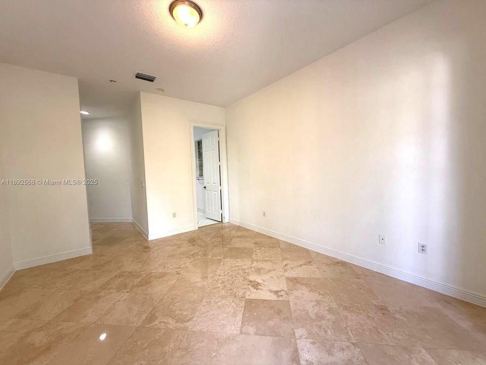 For Rent: $14,300 (5 beds, 5 baths, 4478 Square Feet)