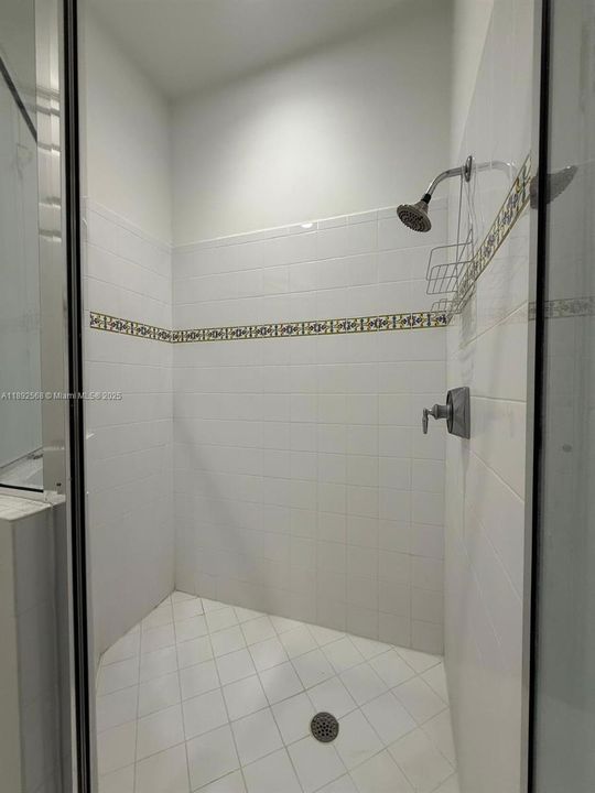 For Rent: $14,300 (5 beds, 5 baths, 4478 Square Feet)