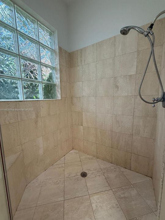 For Rent: $14,300 (5 beds, 5 baths, 4478 Square Feet)