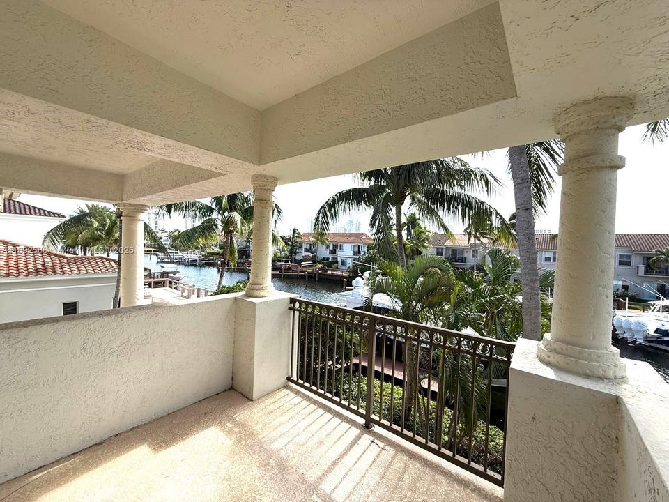 For Rent: $14,300 (5 beds, 5 baths, 4478 Square Feet)