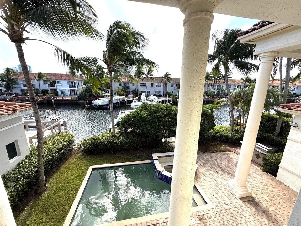 For Rent: $14,300 (5 beds, 5 baths, 4478 Square Feet)