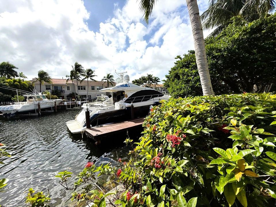 For Rent: $14,300 (5 beds, 5 baths, 4478 Square Feet)