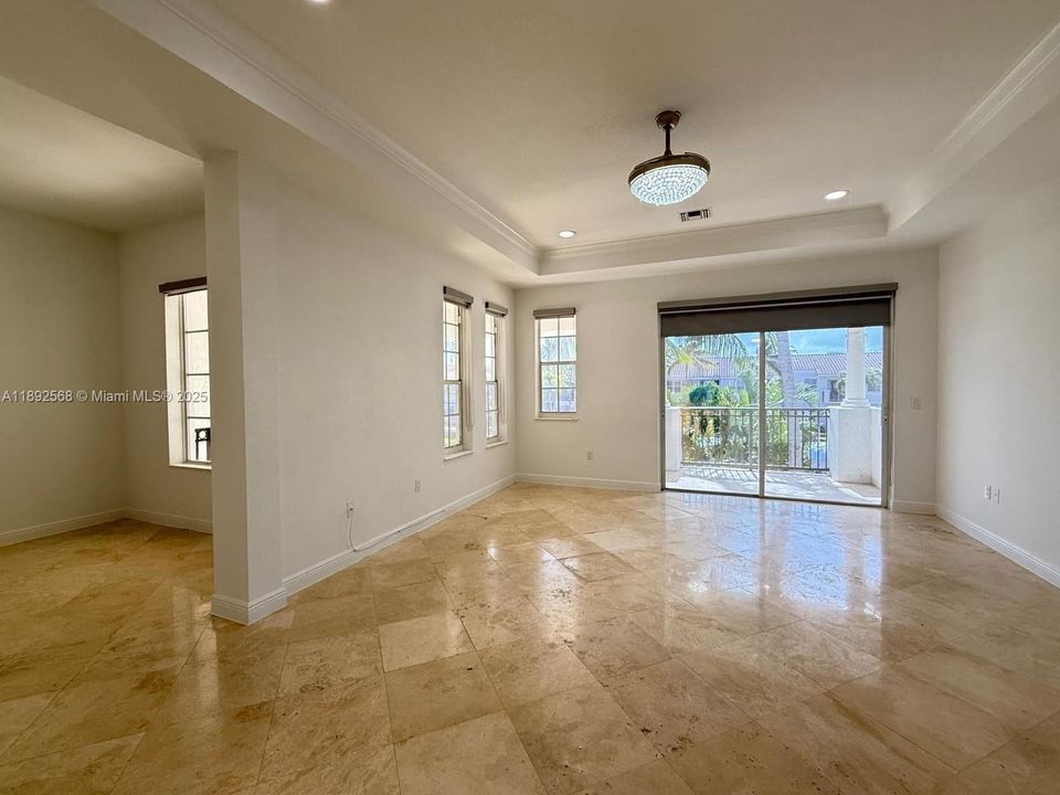 For Rent: $14,300 (5 beds, 5 baths, 4478 Square Feet)