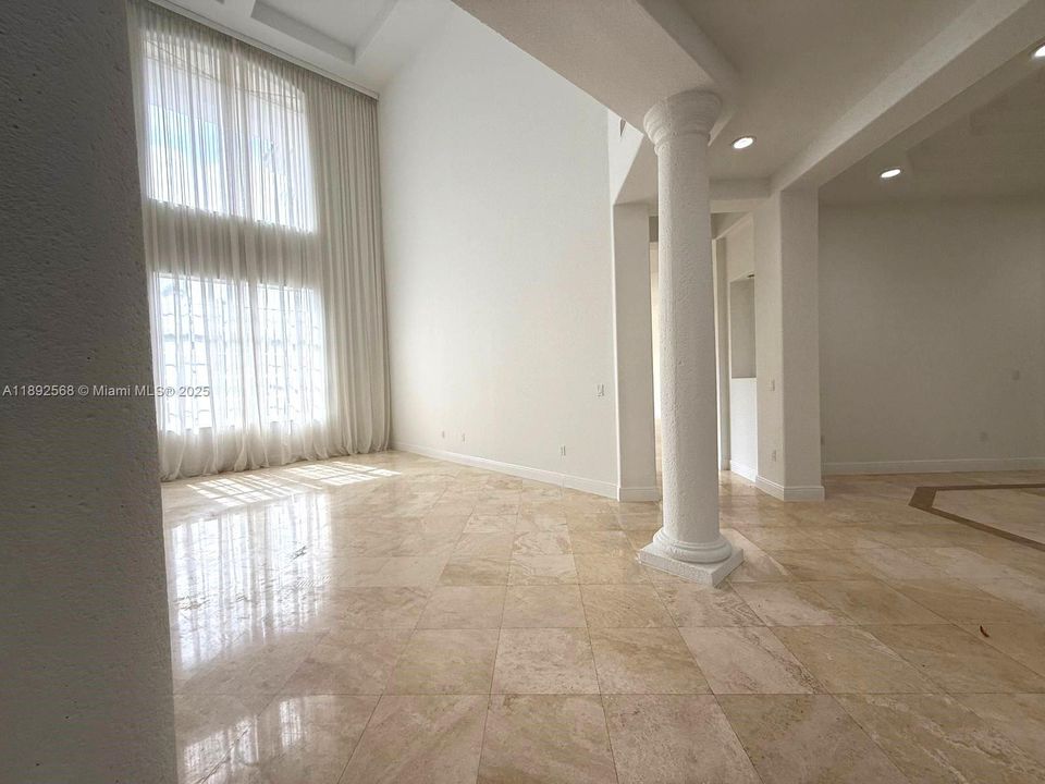 For Rent: $14,300 (5 beds, 5 baths, 4478 Square Feet)