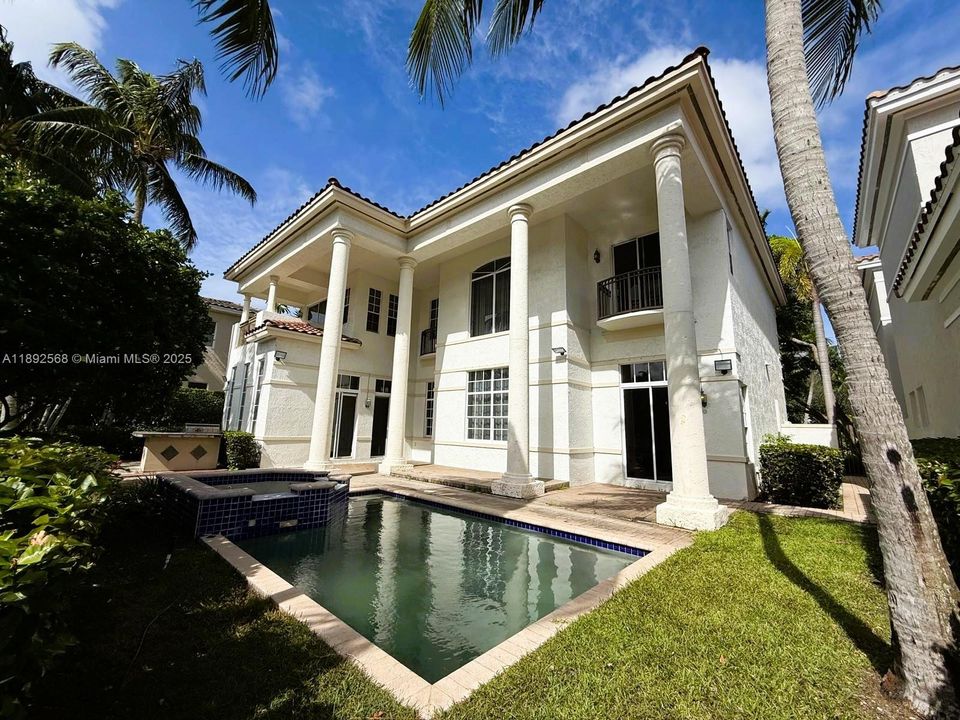 For Rent: $14,300 (5 beds, 5 baths, 4478 Square Feet)