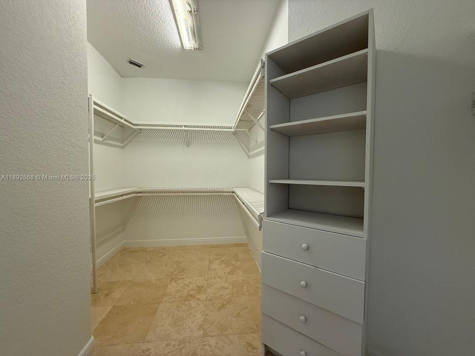 For Rent: $14,300 (5 beds, 5 baths, 4478 Square Feet)