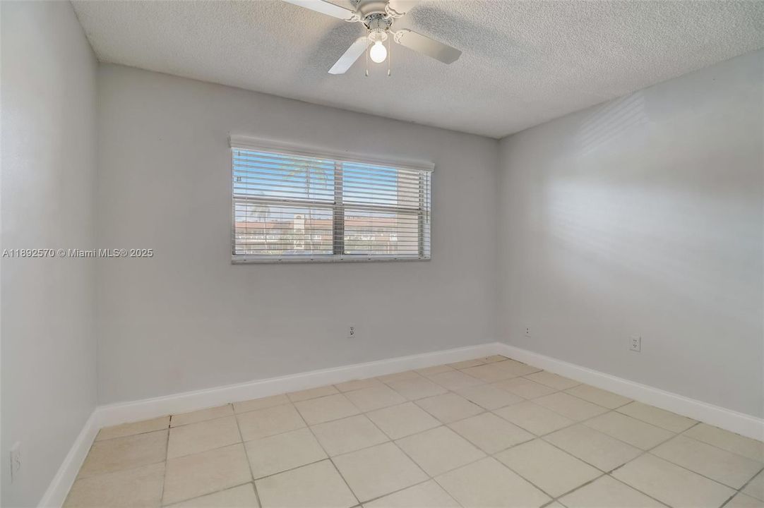 For Sale: $139,900 (2 beds, 2 baths, 850 Square Feet)