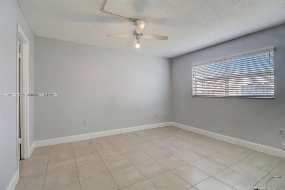 For Sale: $139,900 (2 beds, 2 baths, 850 Square Feet)