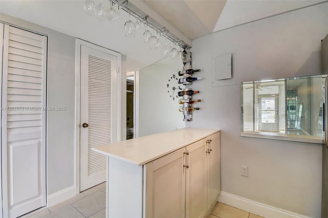 For Sale: $139,900 (2 beds, 2 baths, 850 Square Feet)