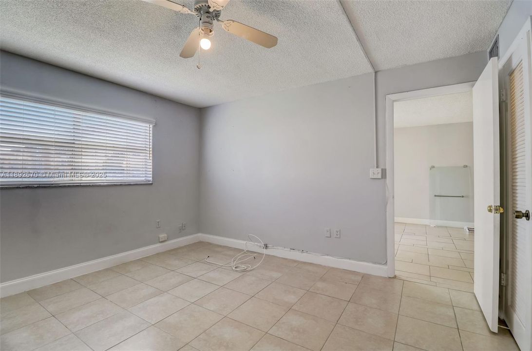 For Sale: $139,900 (2 beds, 2 baths, 850 Square Feet)