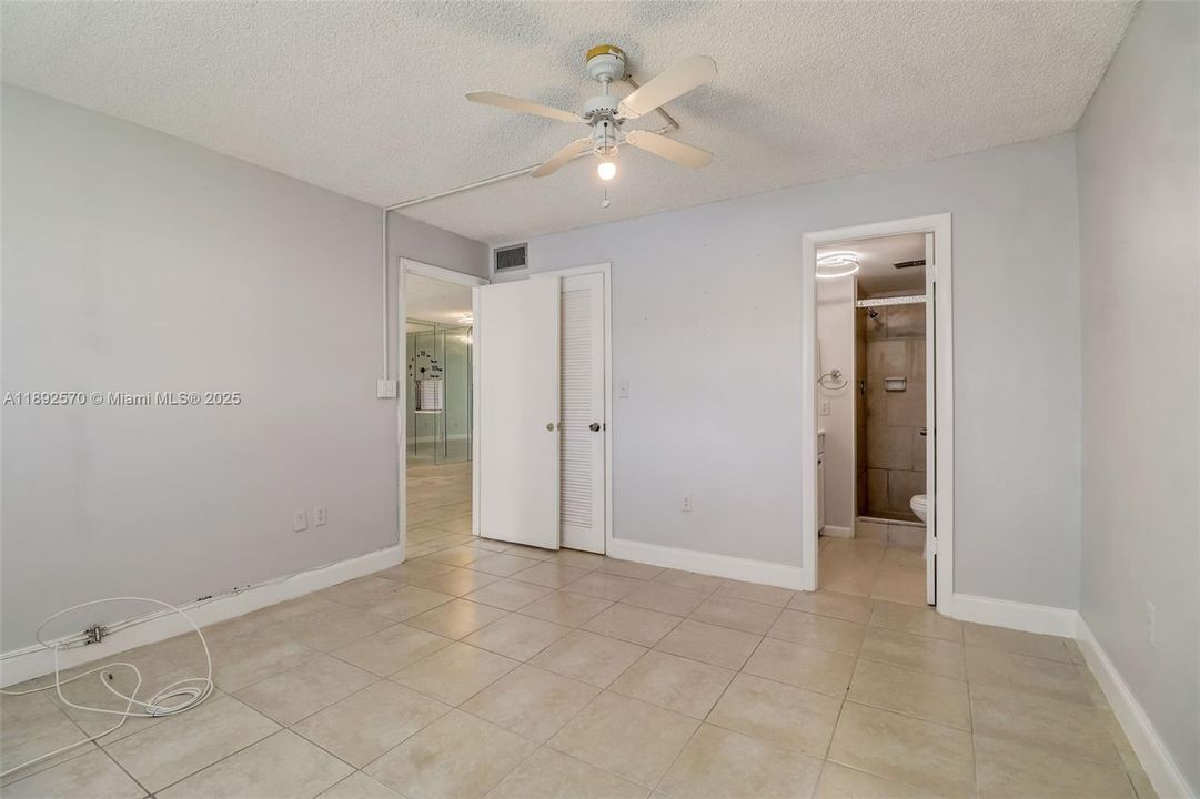 For Sale: $139,900 (2 beds, 2 baths, 850 Square Feet)