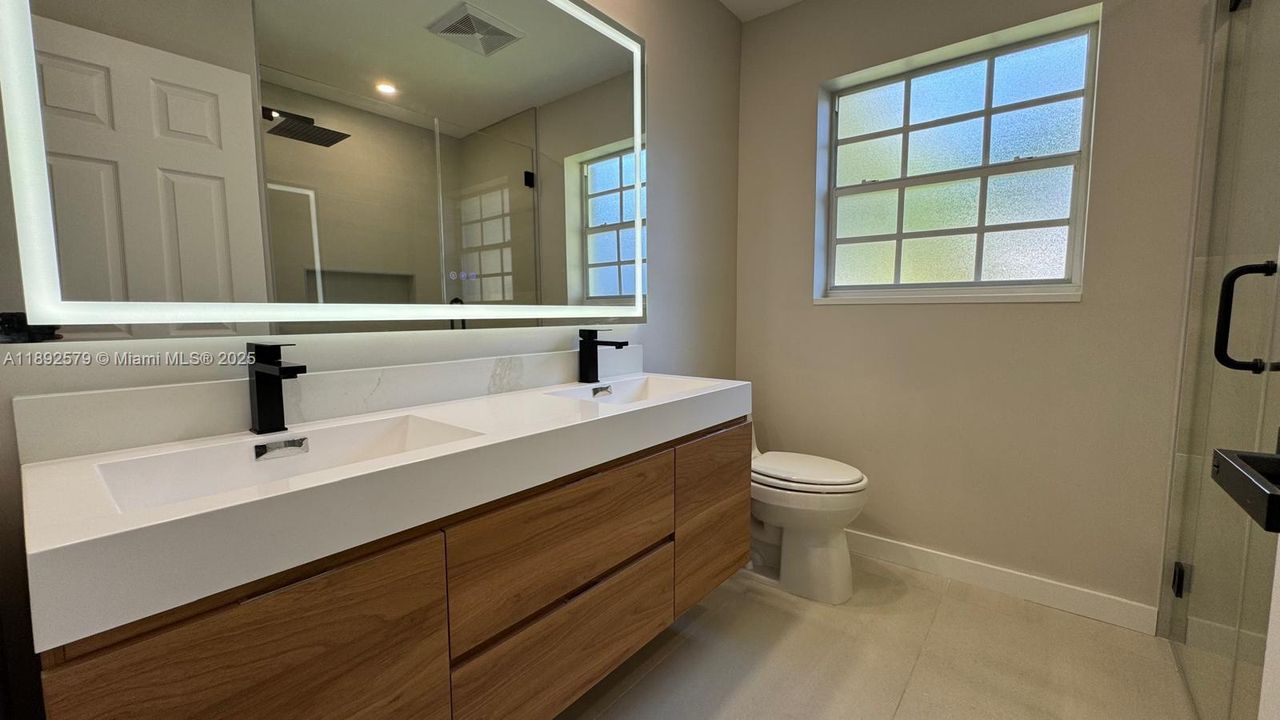 Vendido Recientemente: $489,000 (2 camas, 1 baños, 1081 Pies cuadrados)