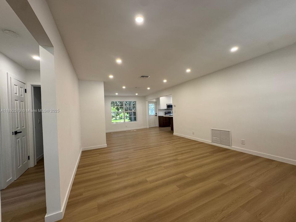 Vendido Recientemente: $489,000 (2 camas, 1 baños, 1081 Pies cuadrados)