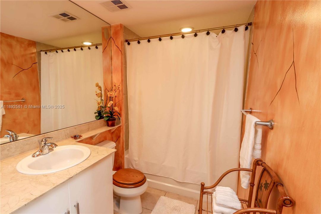 出租: $3,500 (2 贝兹, 2 浴室, 1105 平方英尺)