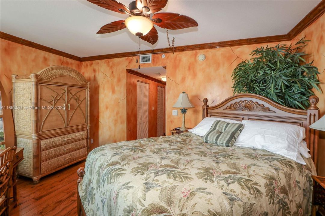 出租: $3,500 (2 贝兹, 2 浴室, 1105 平方英尺)