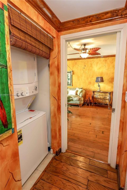 出租: $3,500 (2 贝兹, 2 浴室, 1105 平方英尺)