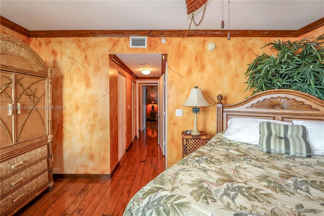 出租: $3,500 (2 贝兹, 2 浴室, 1105 平方英尺)