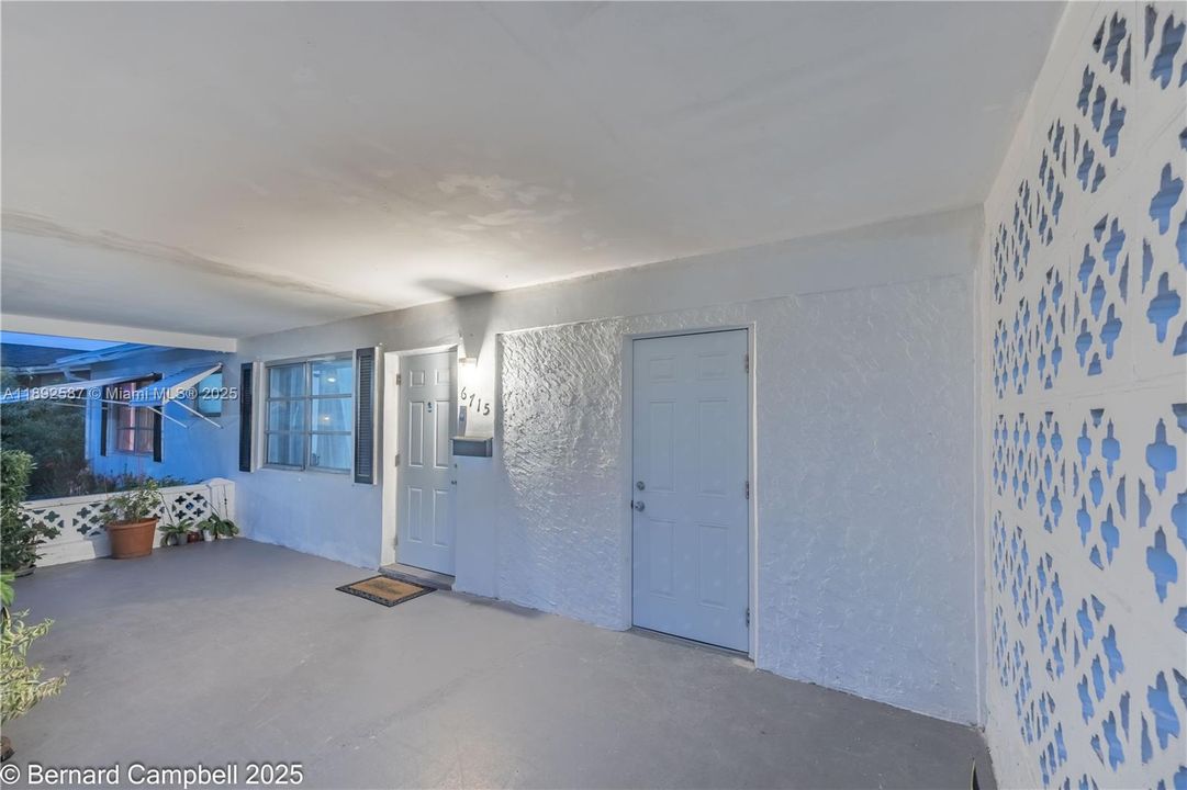 合同活跃: $325,000 (2 贝兹, 2 浴室, 1430 平方英尺)