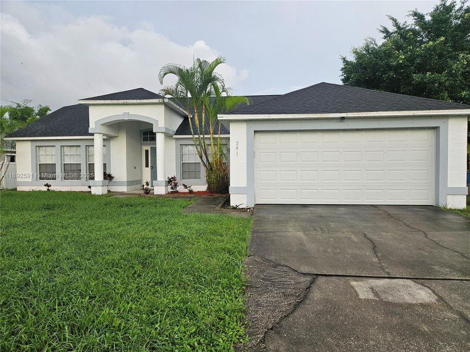 En Venta: $349,900 (4 camas, 2 baños, 0 Pies cuadrados)