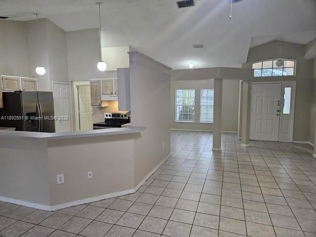 En Venta: $349,900 (4 camas, 2 baños, 0 Pies cuadrados)