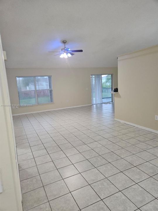 En Venta: $349,900 (4 camas, 2 baños, 0 Pies cuadrados)