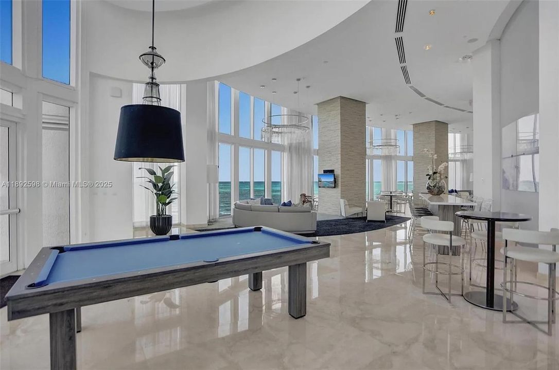 For Sale: $1,500,000 (2 beds, 2 baths, 1435 Square Feet)