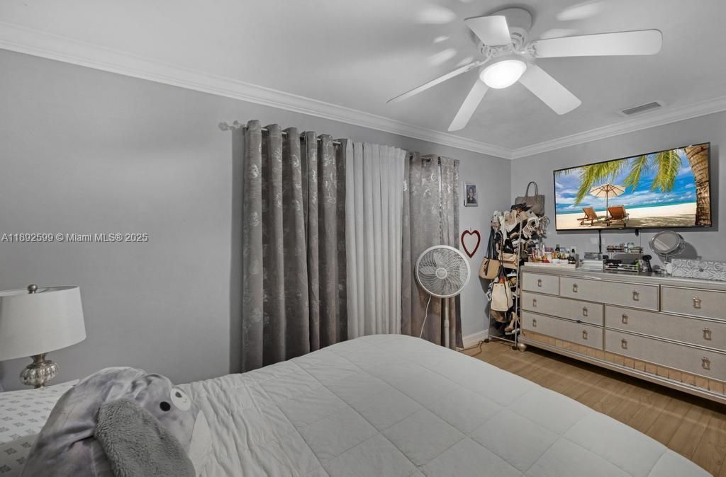 Active With Contract: $899,999 (3 beds, 2 baths, 2419 Square Feet)