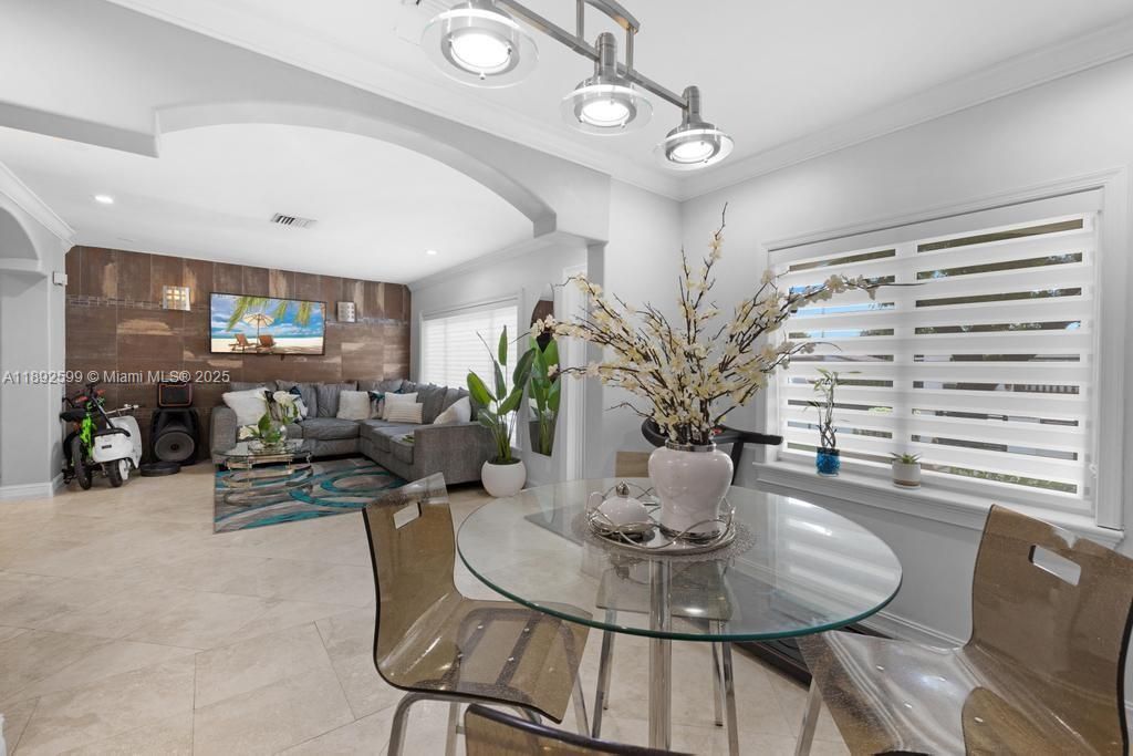 Active With Contract: $899,999 (3 beds, 2 baths, 2419 Square Feet)