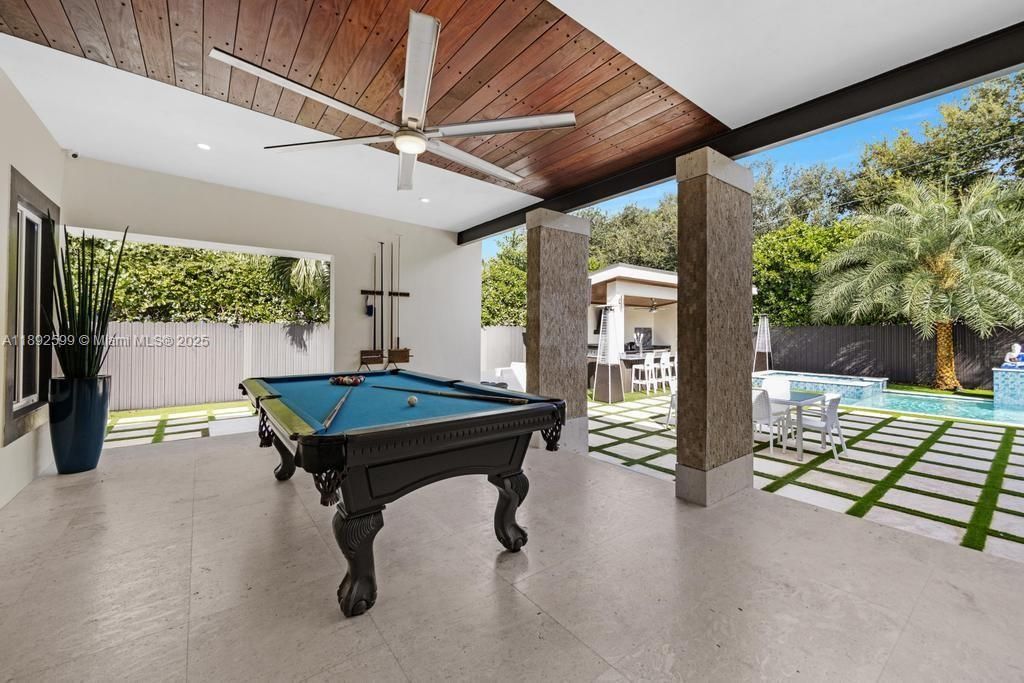 Active With Contract: $899,999 (3 beds, 2 baths, 2419 Square Feet)