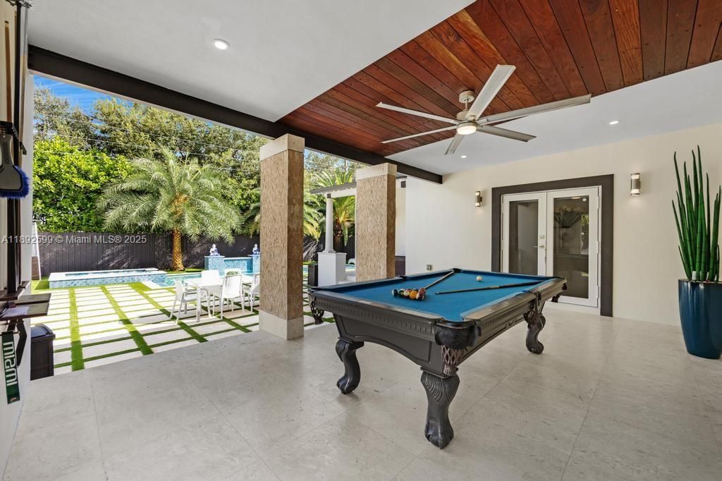 Active With Contract: $899,999 (3 beds, 2 baths, 2419 Square Feet)