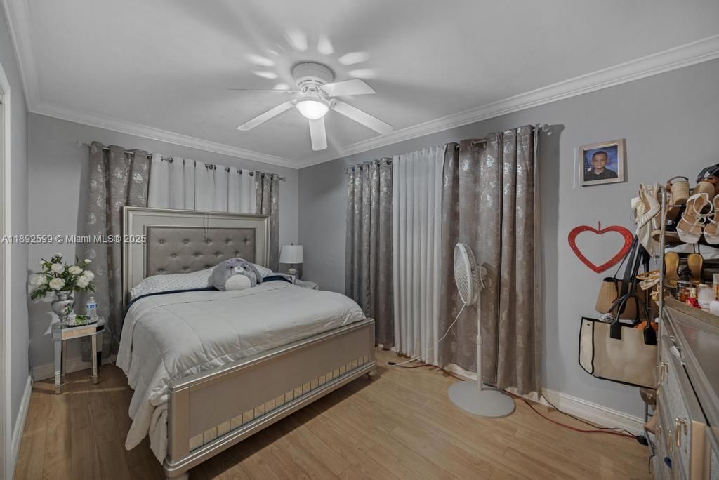 Active With Contract: $899,999 (3 beds, 2 baths, 2419 Square Feet)