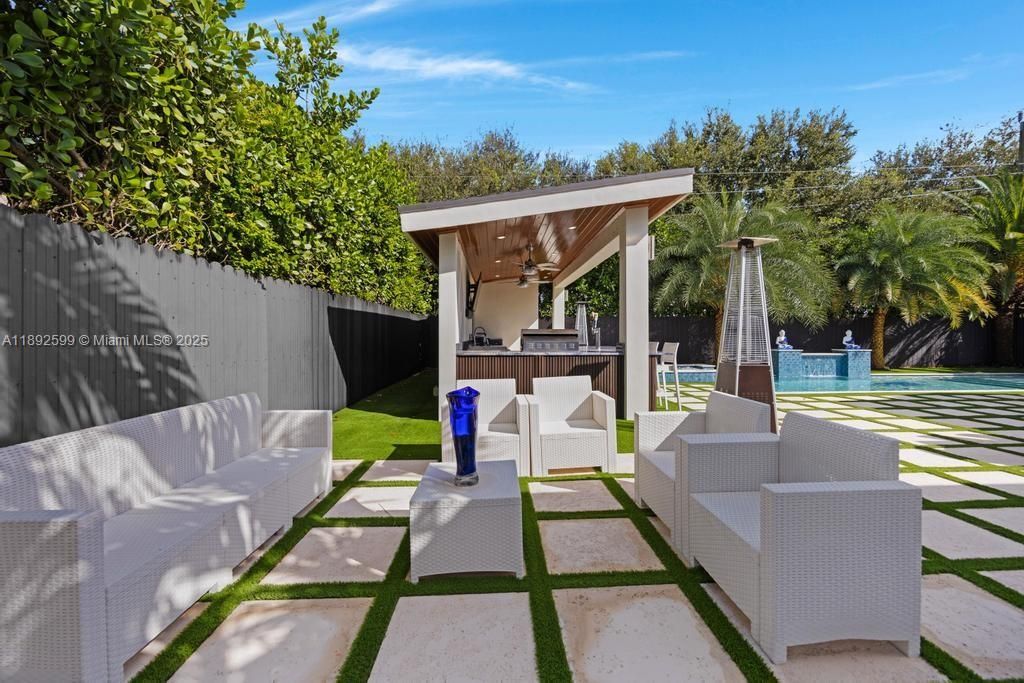 Active With Contract: $899,999 (3 beds, 2 baths, 2419 Square Feet)