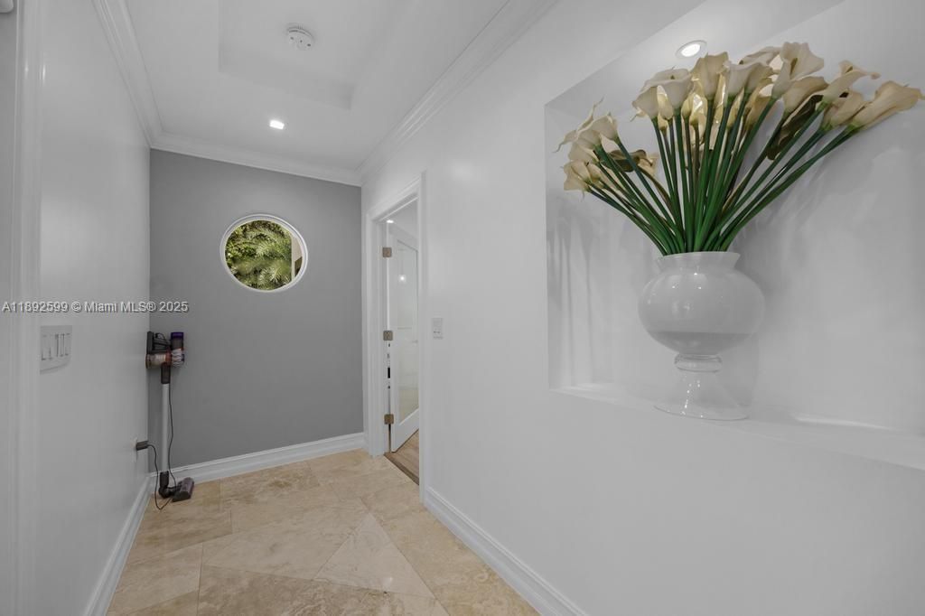 Active With Contract: $899,999 (3 beds, 2 baths, 2419 Square Feet)