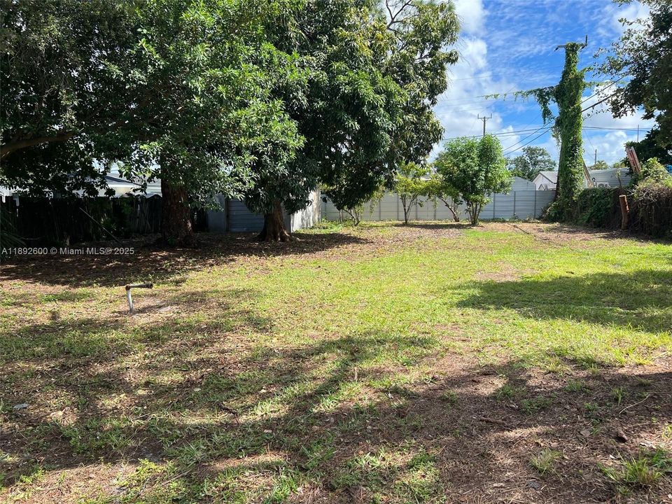 最近售出: $249,000 (0.17 acres)