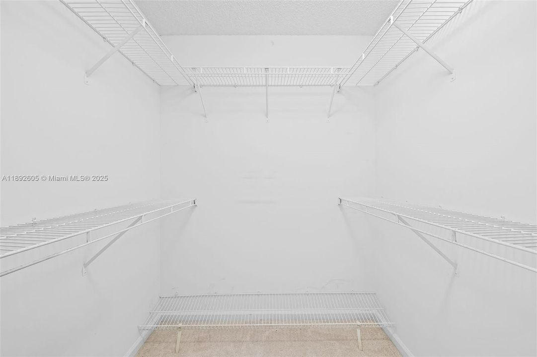 En Renta: $3,100 (3 camas, 2 baños, 1937 Pies cuadrados)