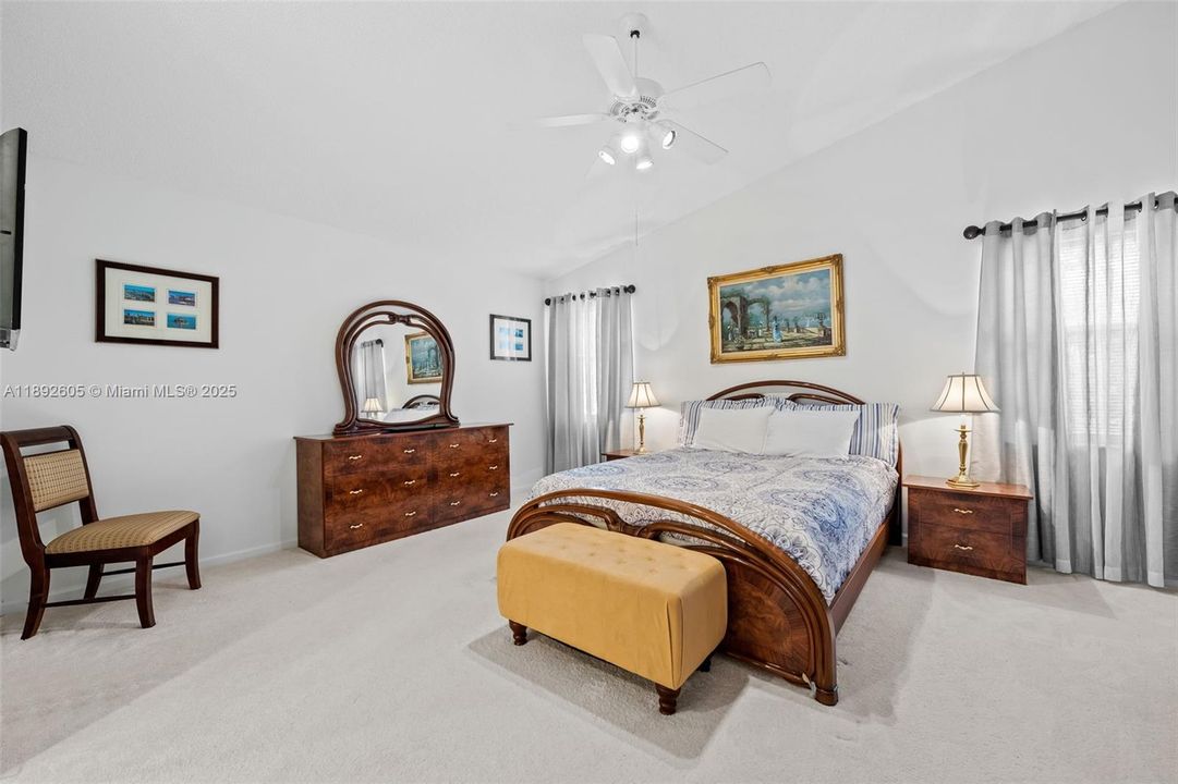 En Renta: $3,100 (3 camas, 2 baños, 1937 Pies cuadrados)