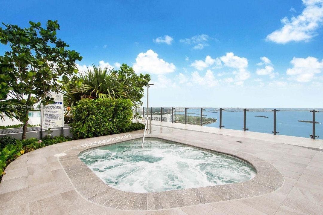 Recently Rented: $5,300 (2 beds, 2 baths, 1152 Square Feet)