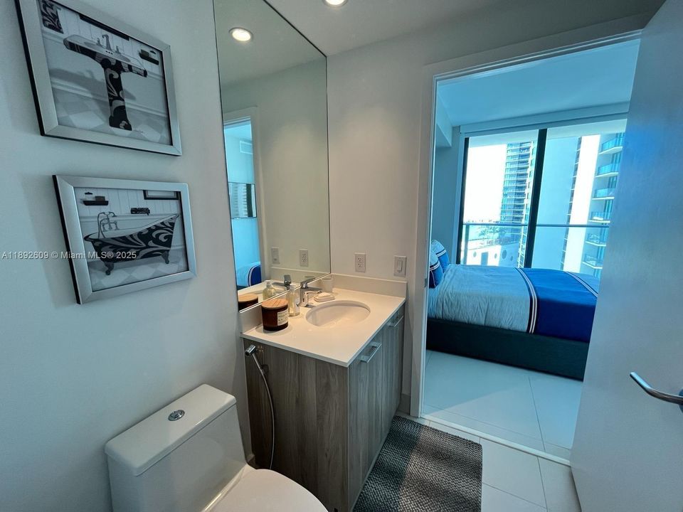 Recently Rented: $5,300 (2 beds, 2 baths, 1152 Square Feet)