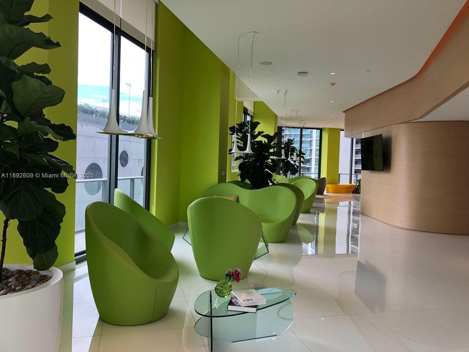 Recently Rented: $5,300 (2 beds, 2 baths, 1152 Square Feet)