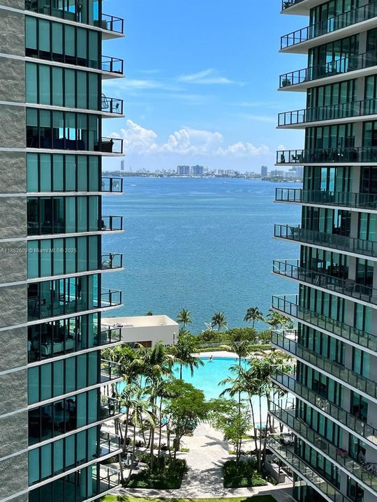 Recently Rented: $5,300 (2 beds, 2 baths, 1152 Square Feet)