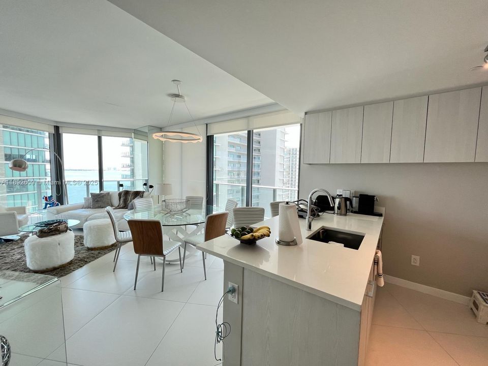 Recently Rented: $5,300 (2 beds, 2 baths, 1152 Square Feet)