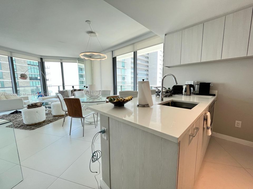 Recently Rented: $5,300 (2 beds, 2 baths, 1152 Square Feet)