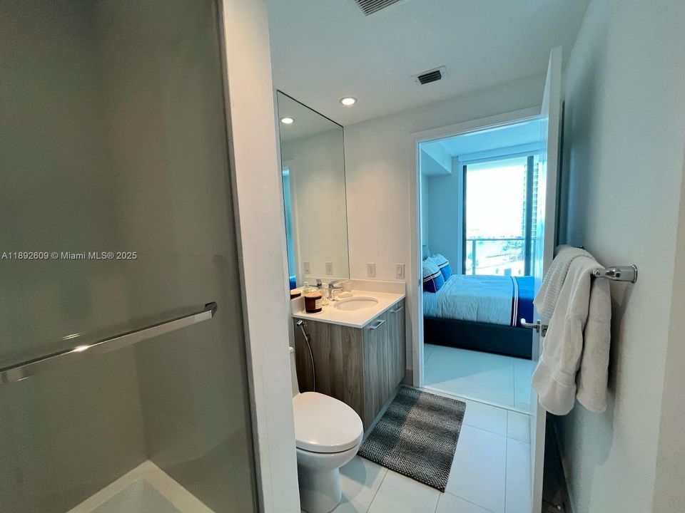 Recently Rented: $5,300 (2 beds, 2 baths, 1152 Square Feet)