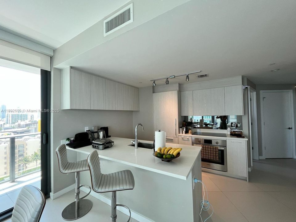 Recently Rented: $5,300 (2 beds, 2 baths, 1152 Square Feet)