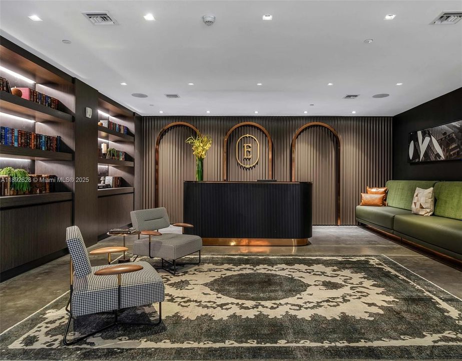 Active With Contract: $399,000 (0 beds, 1 baths, 362 Square Feet)