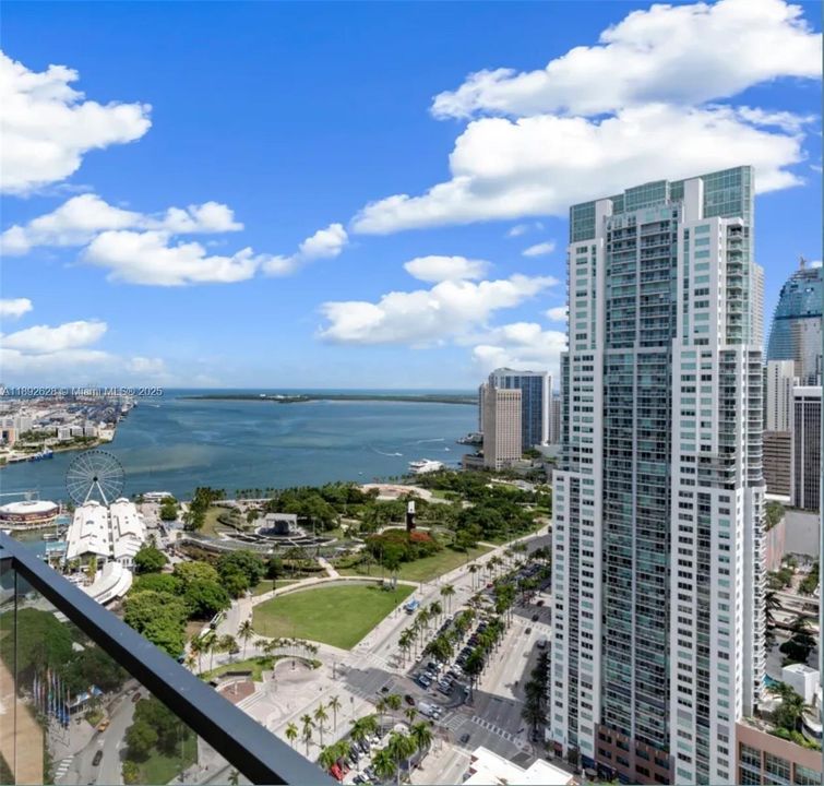 Active With Contract: $399,000 (0 beds, 1 baths, 362 Square Feet)