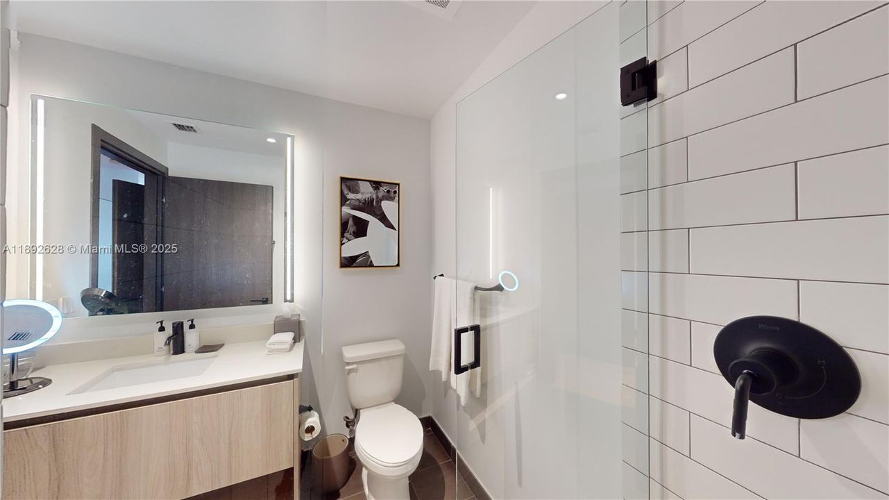 Active With Contract: $399,000 (0 beds, 1 baths, 362 Square Feet)