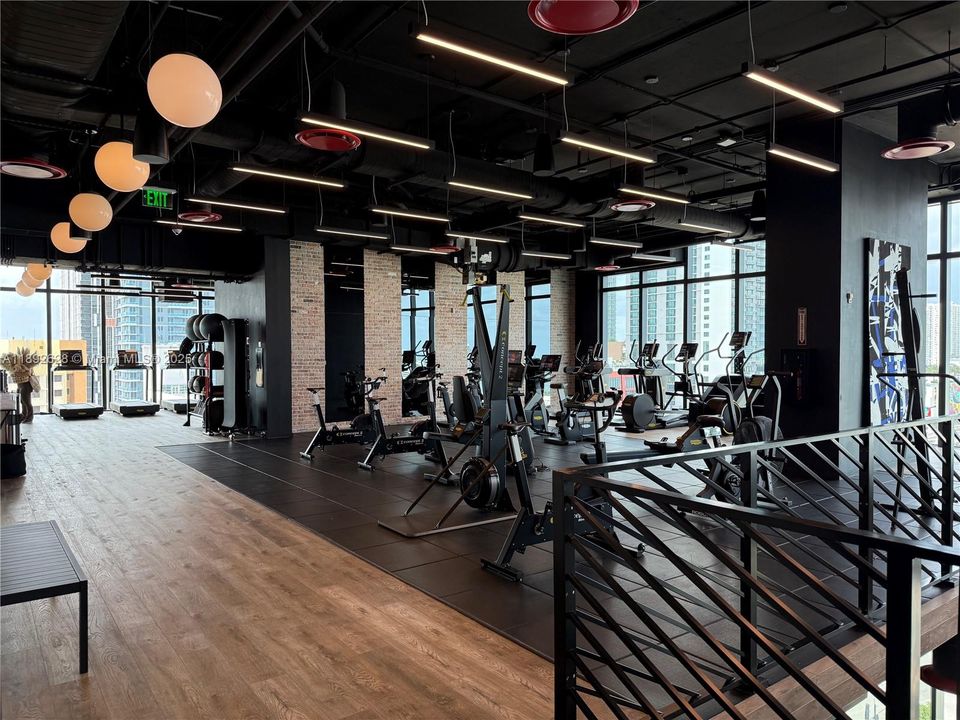 Active With Contract: $399,000 (0 beds, 1 baths, 362 Square Feet)